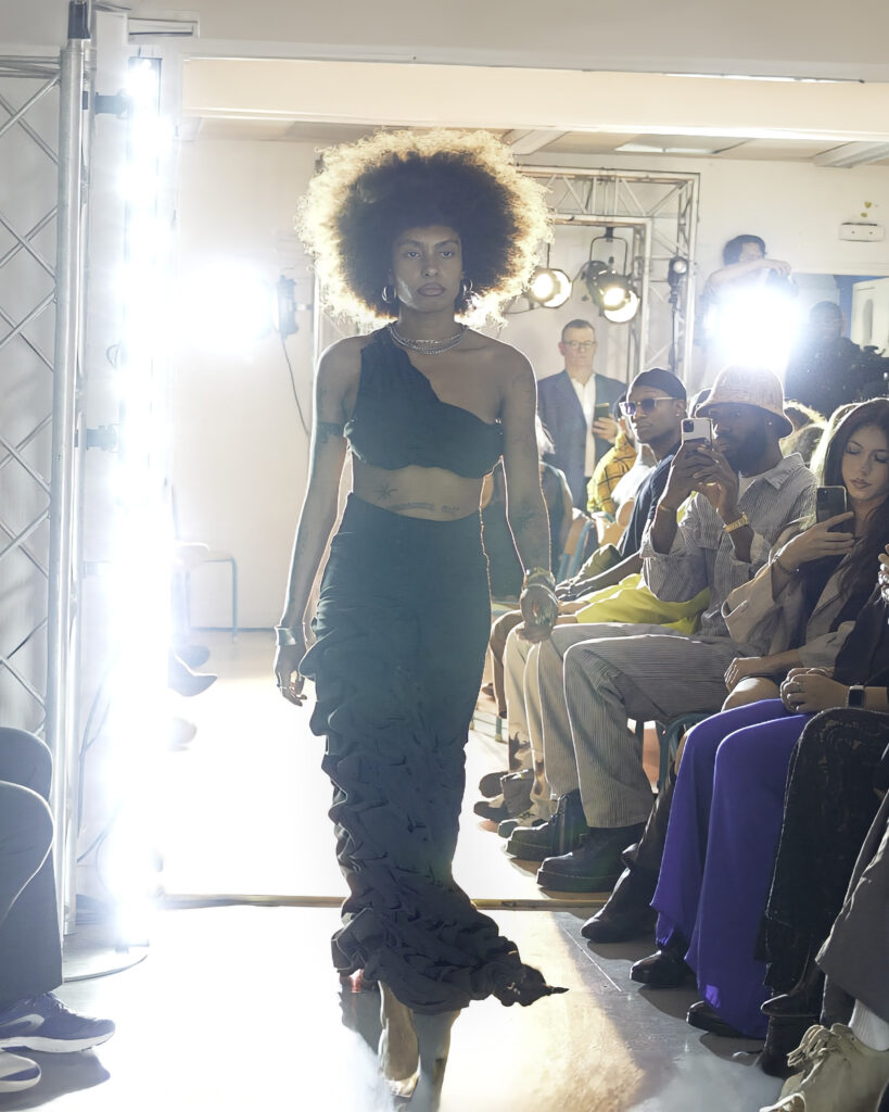 Bachelor en Gestion Commerciale – Design, Mode et Innovation Textile dn etienne defile 20231016043 modifier modifier